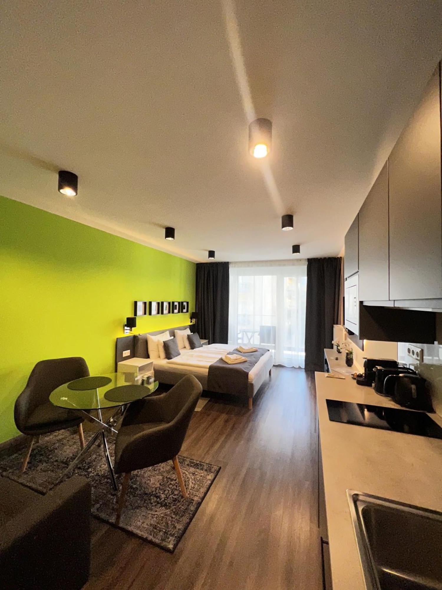 The Riverhouse Budapest Exterior photo